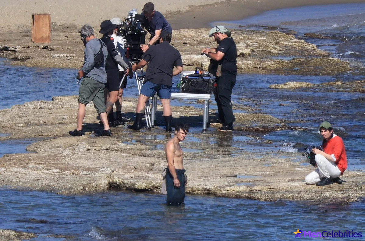 Cillian Murphy shirtless beach pics