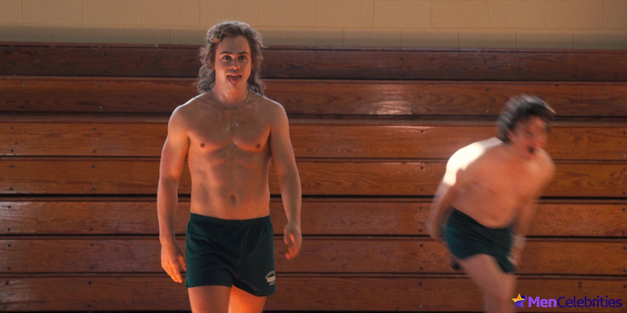 Dacre Montgomery nude and sex scenes