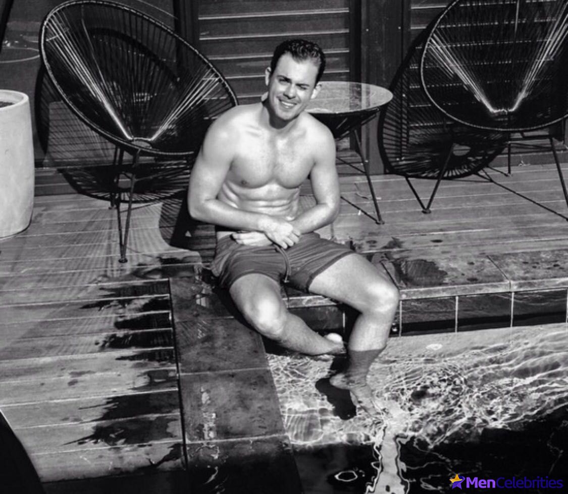 Dacre Montgomery shirtless and underwear pics