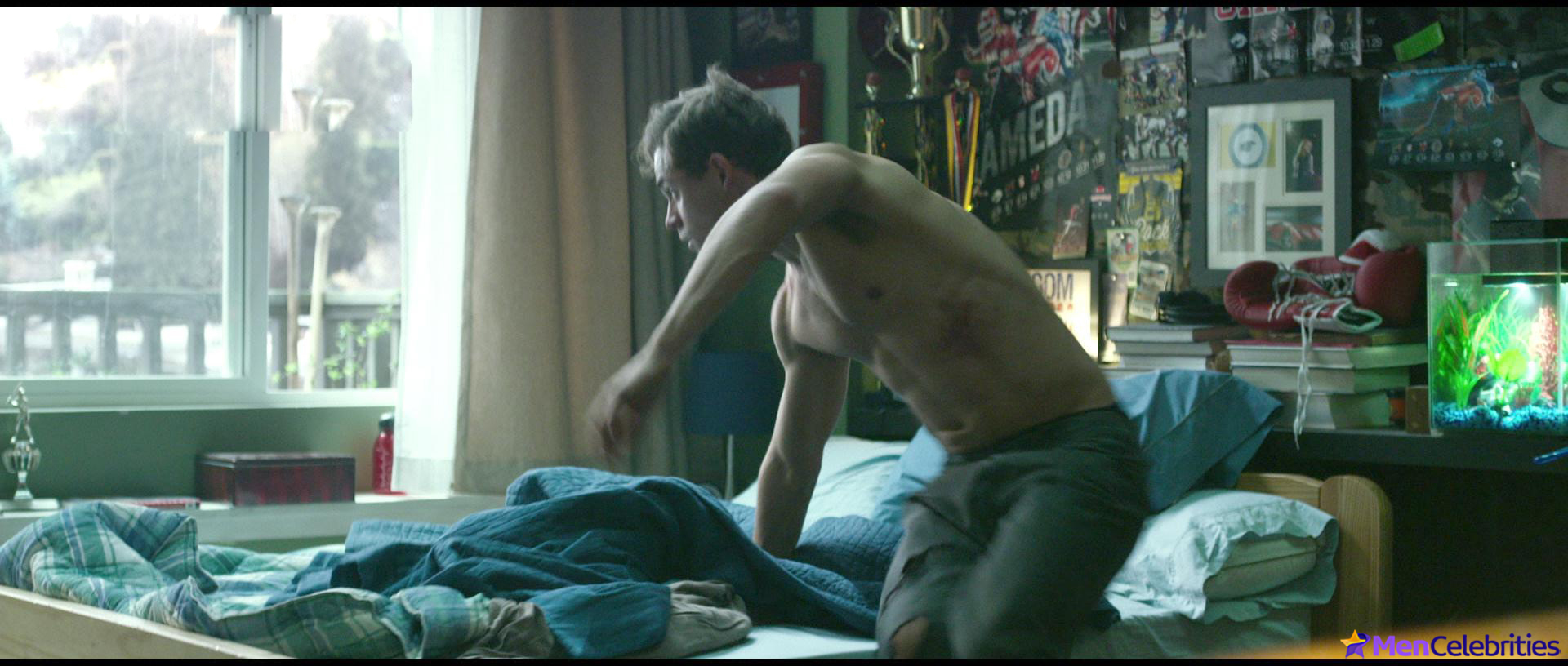 Dacre Montgomery nude and sex scenes