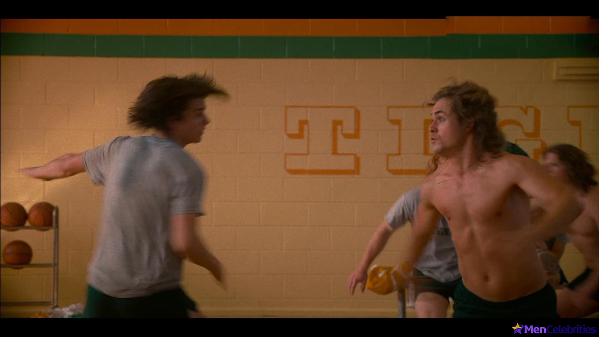 Dacre Montgomery nude and sex scenes