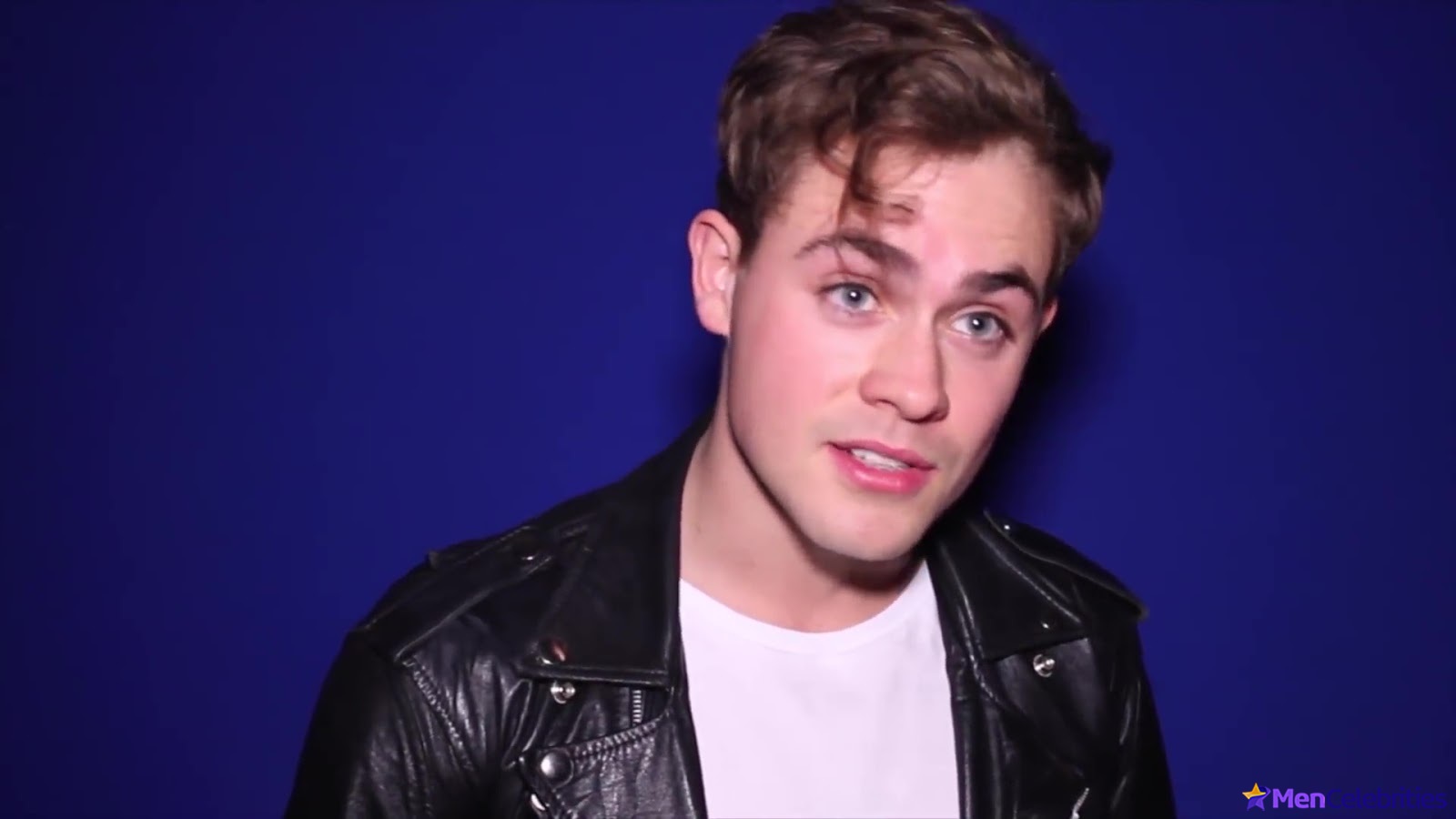 Dacre Montgomery nude and sex scenes