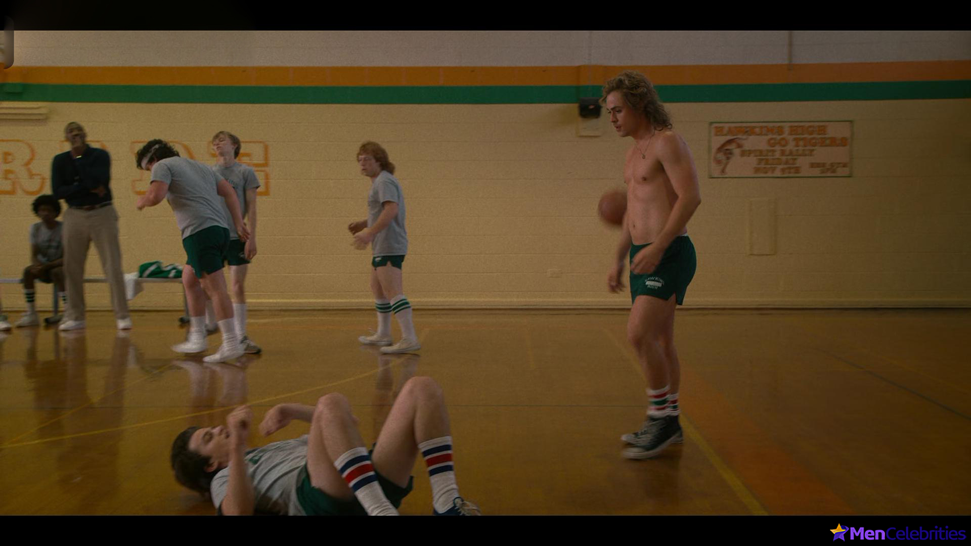 Dacre Montgomery nude and sex scenes