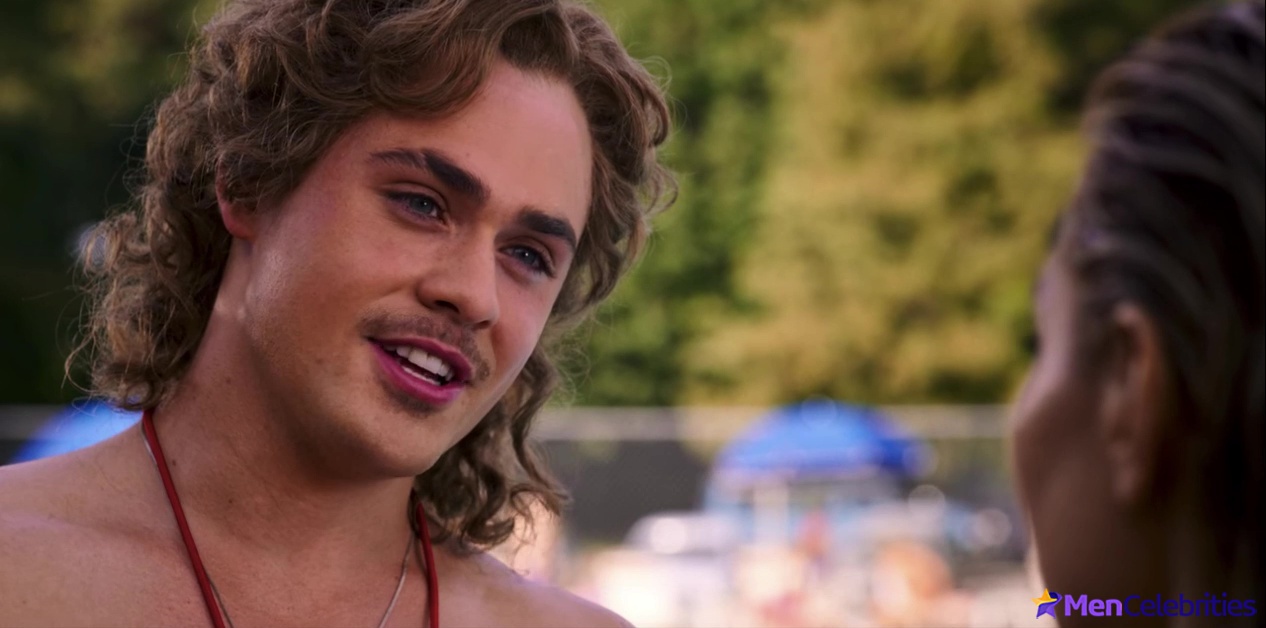 Dacre Montgomery nude and sex scenes