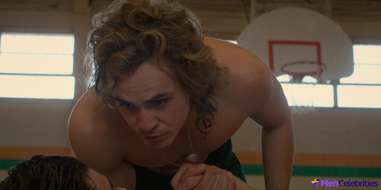 Dacre Montgomery nude and sex scenes