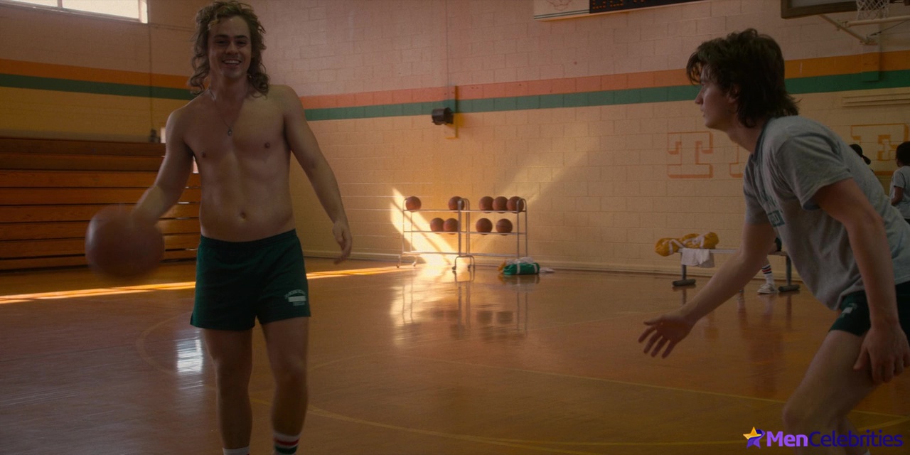 Dacre Montgomery nude and sex scenes