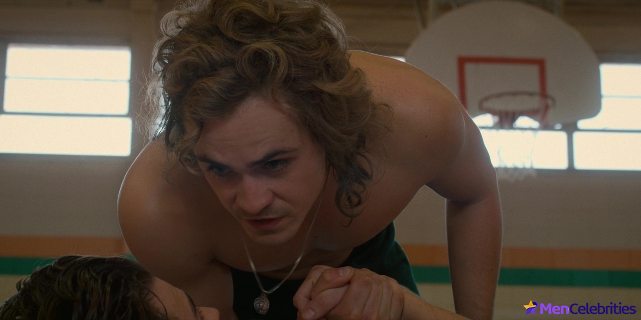 Dacre Montgomery nude and sex scenes