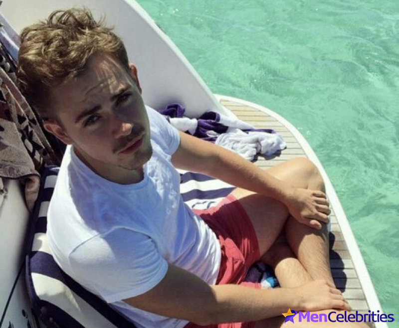 Dacre Montgomery shirtless and underwear pics