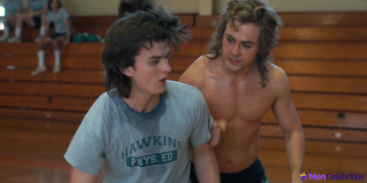 Dacre Montgomery nude and sex scenes