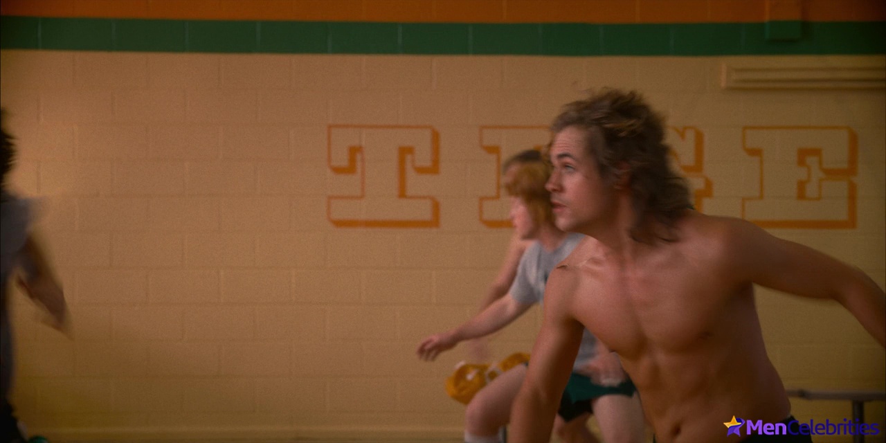 Dacre Montgomery nude and sex scenes