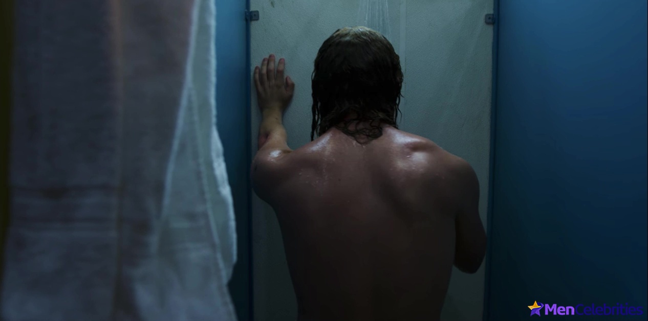 Dacre Montgomery nude and sex scenes