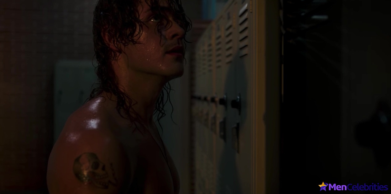 Dacre Montgomery nude and sex scenes