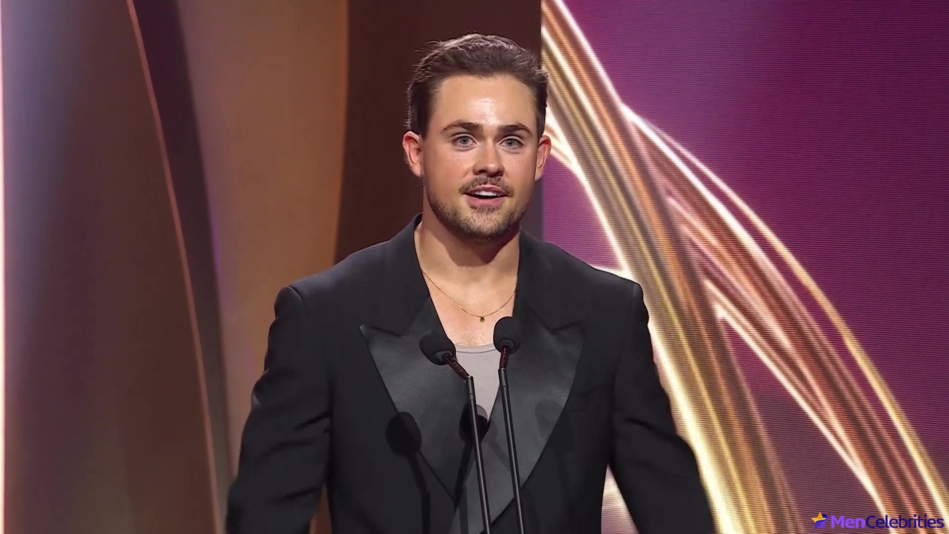 Dacre Montgomery nude and sex scenes