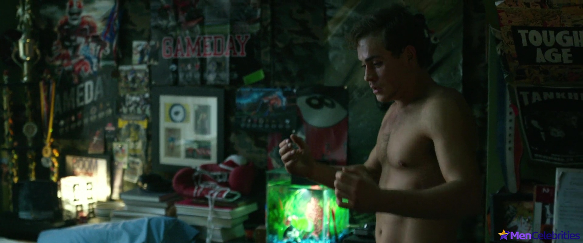 Dacre Montgomery nude and sex scenes