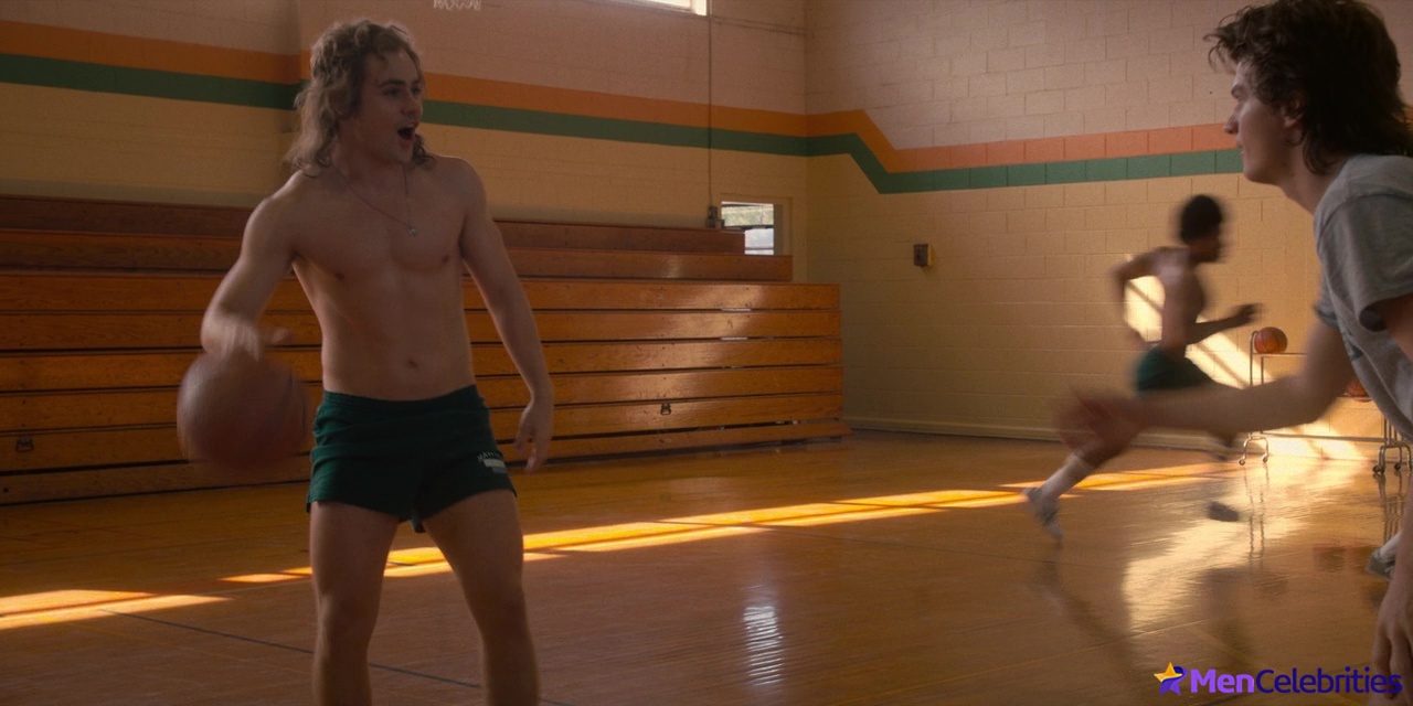 Dacre Montgomery nude and sex scenes