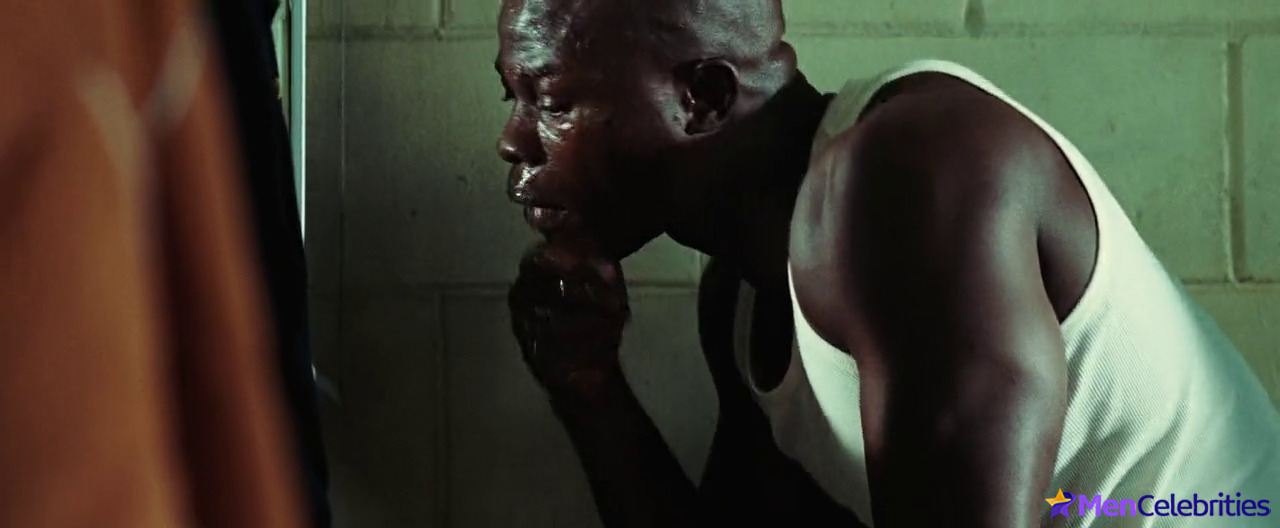 Djimon Hounsou frontal nude and sexy scenes