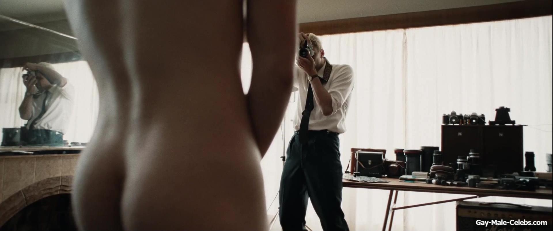 Ed Oxenbould nude and underwear in Head South