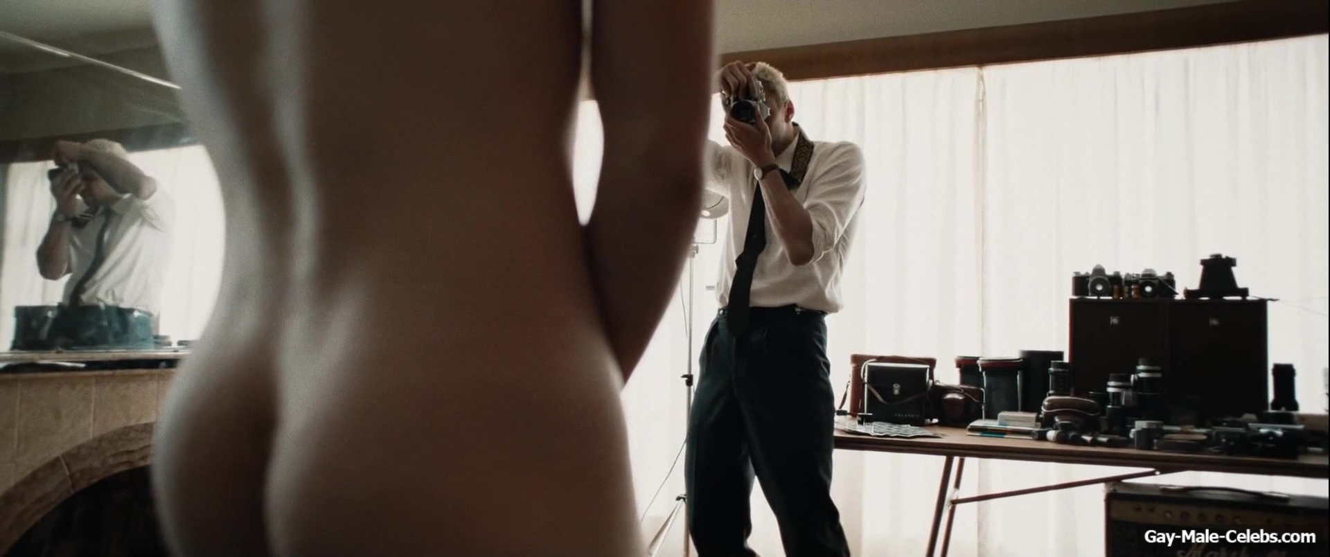 Ed Oxenbould nude and underwear in Head South