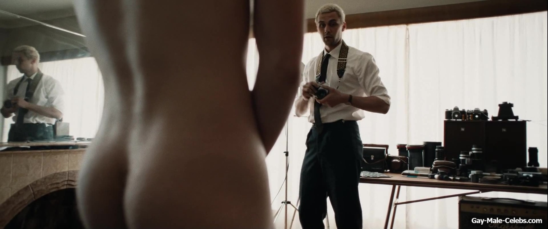 Ed Oxenbould nude and underwear in Head South