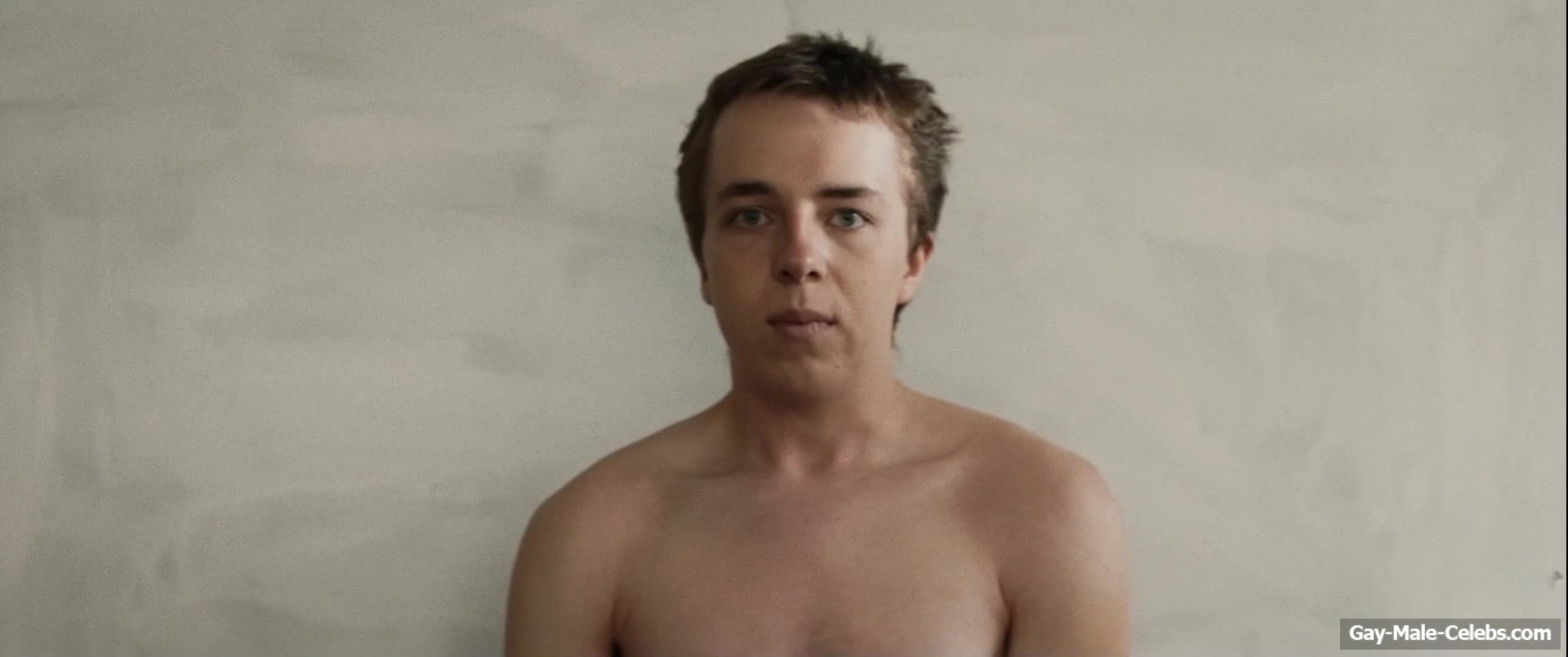 Ed Oxenbould nude and underwear in Head South