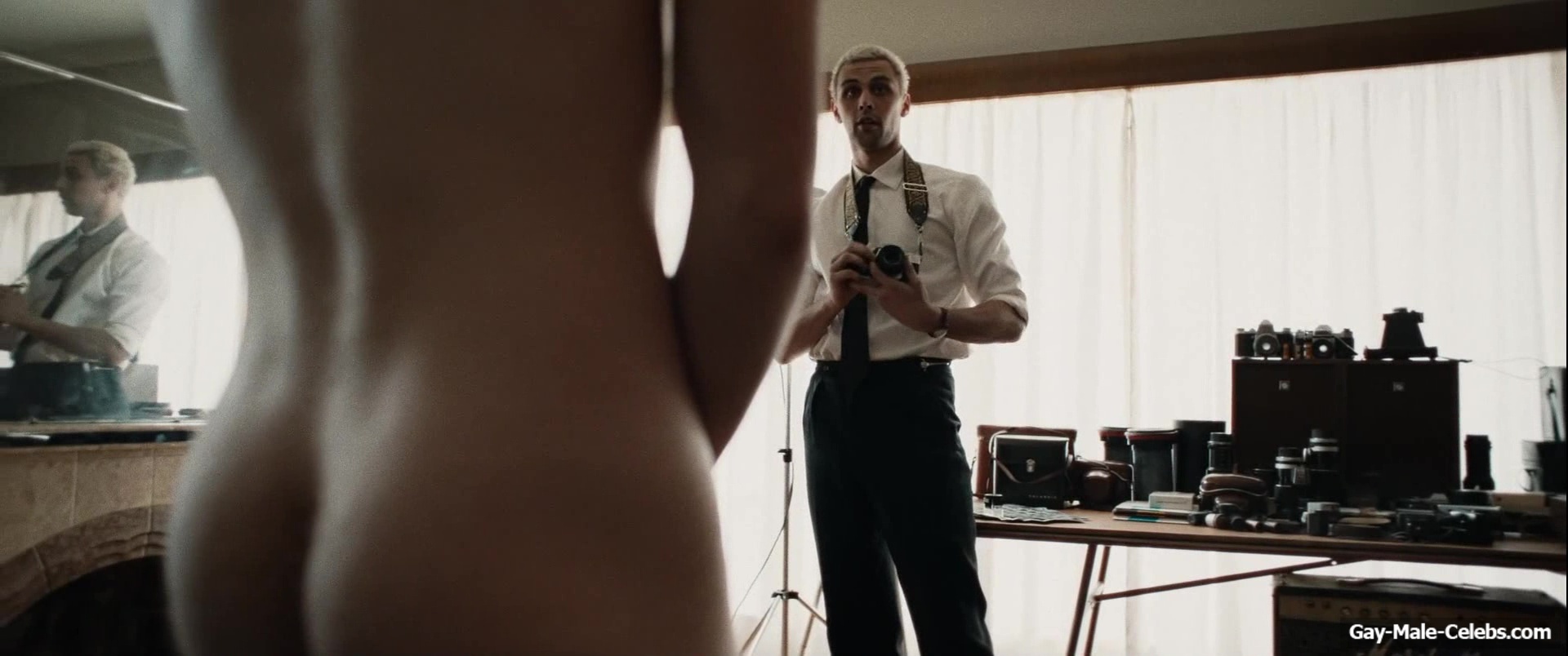 Ed Oxenbould nude and underwear in Head South