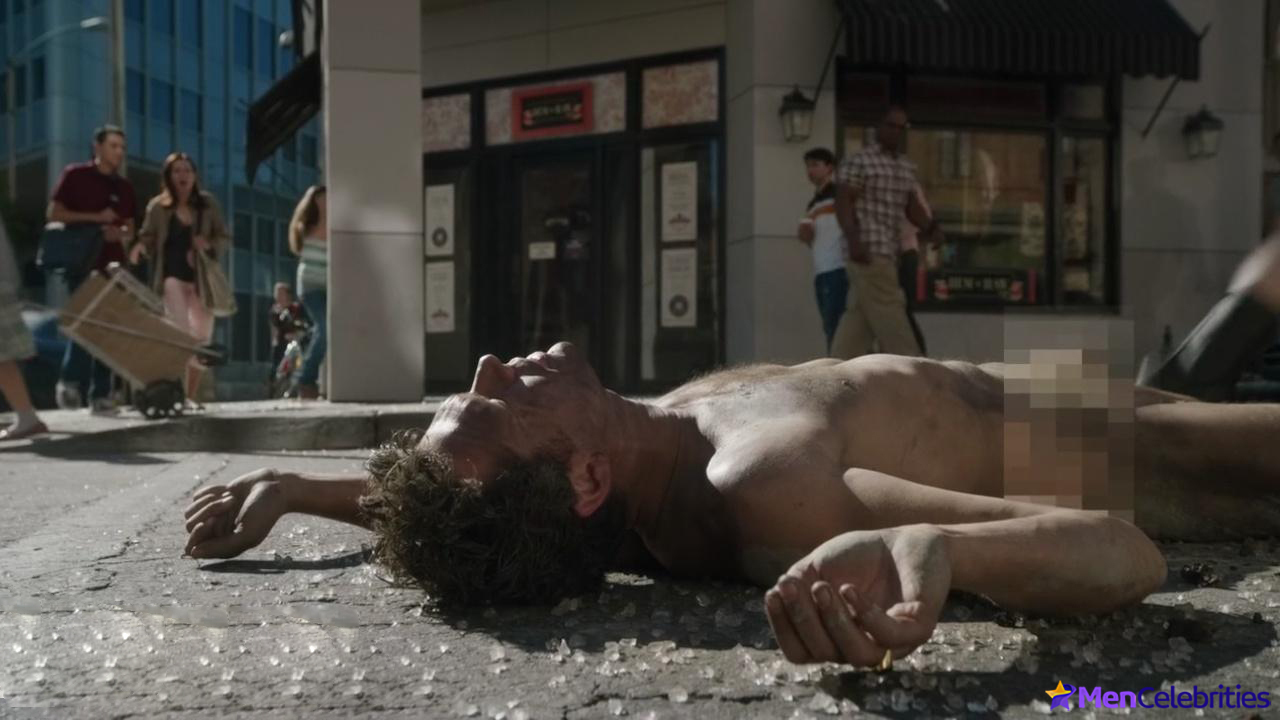 Hayes MacArthur nude and underwear scenes