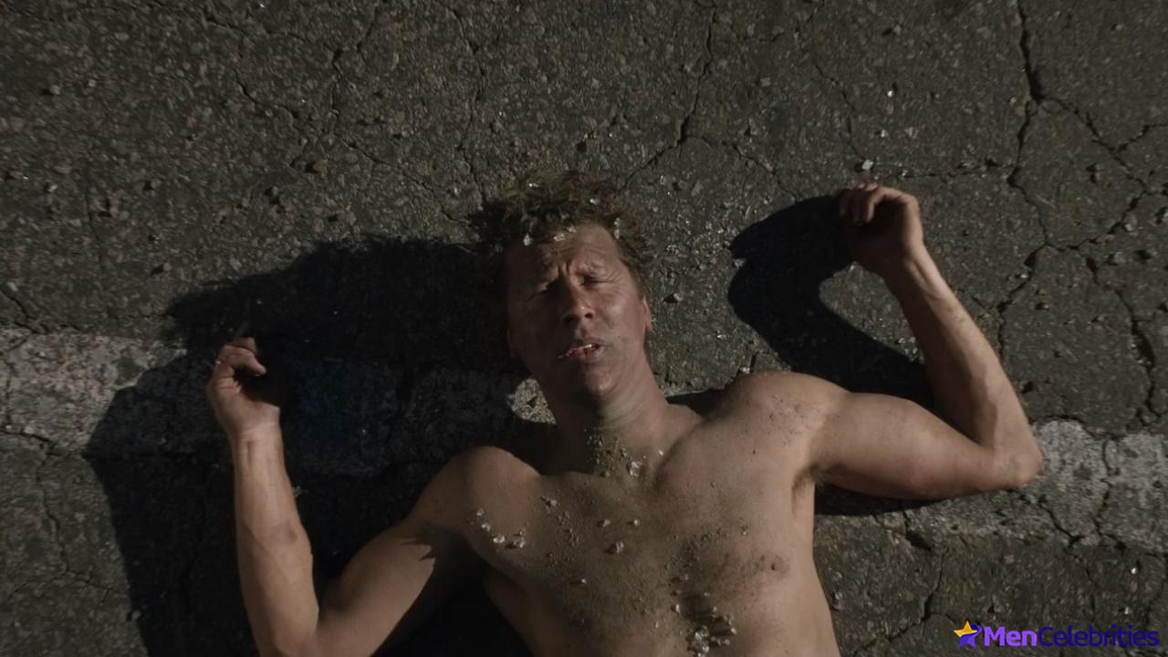 Hayes MacArthur nude and underwear scenes