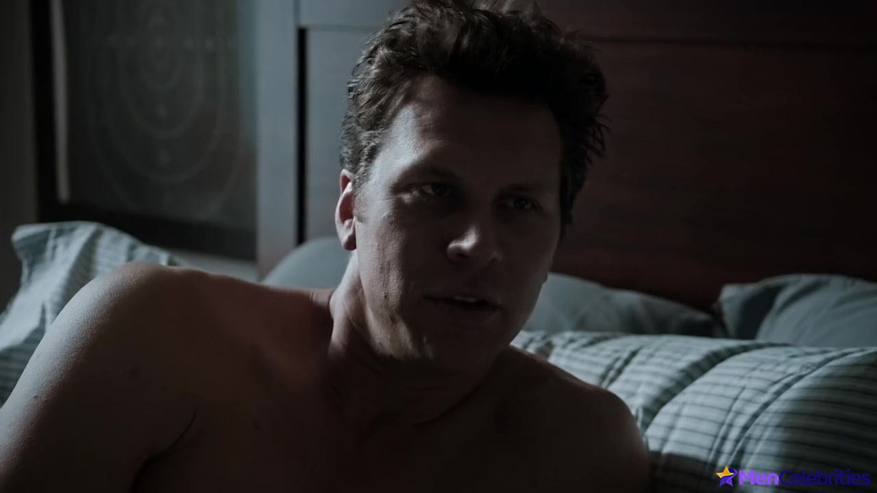 Hayes MacArthur nude and underwear scenes