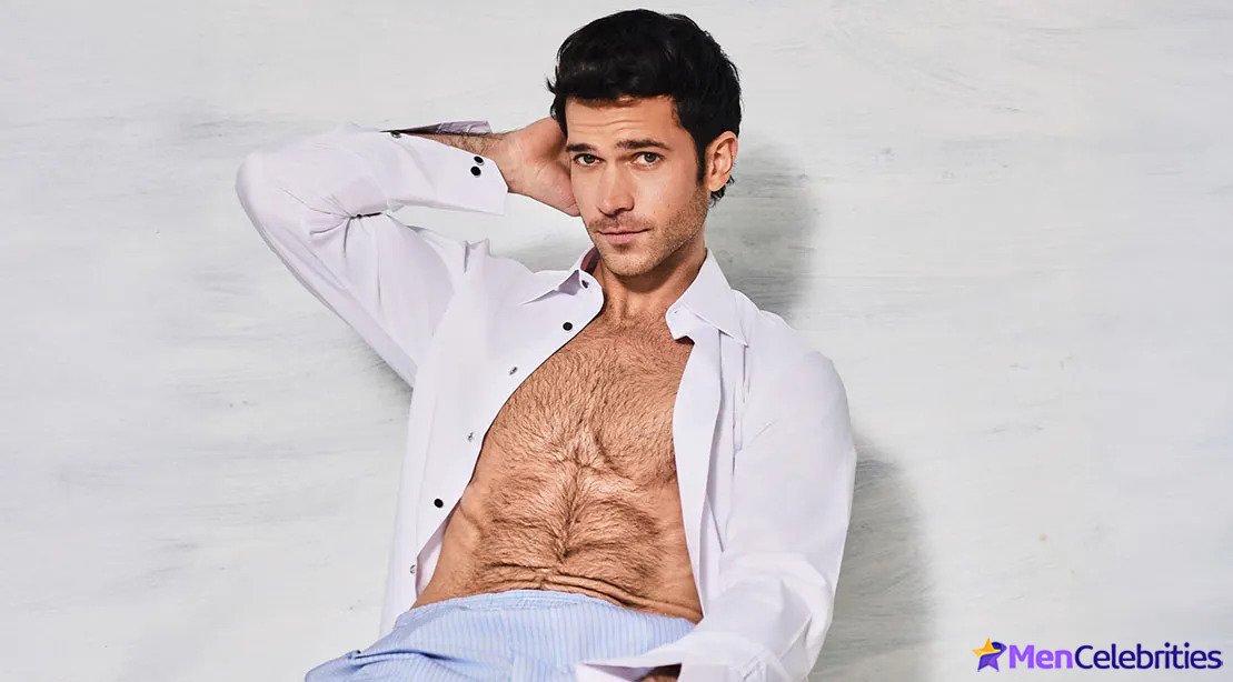 Jack Schumacher shirtless and sexy pics