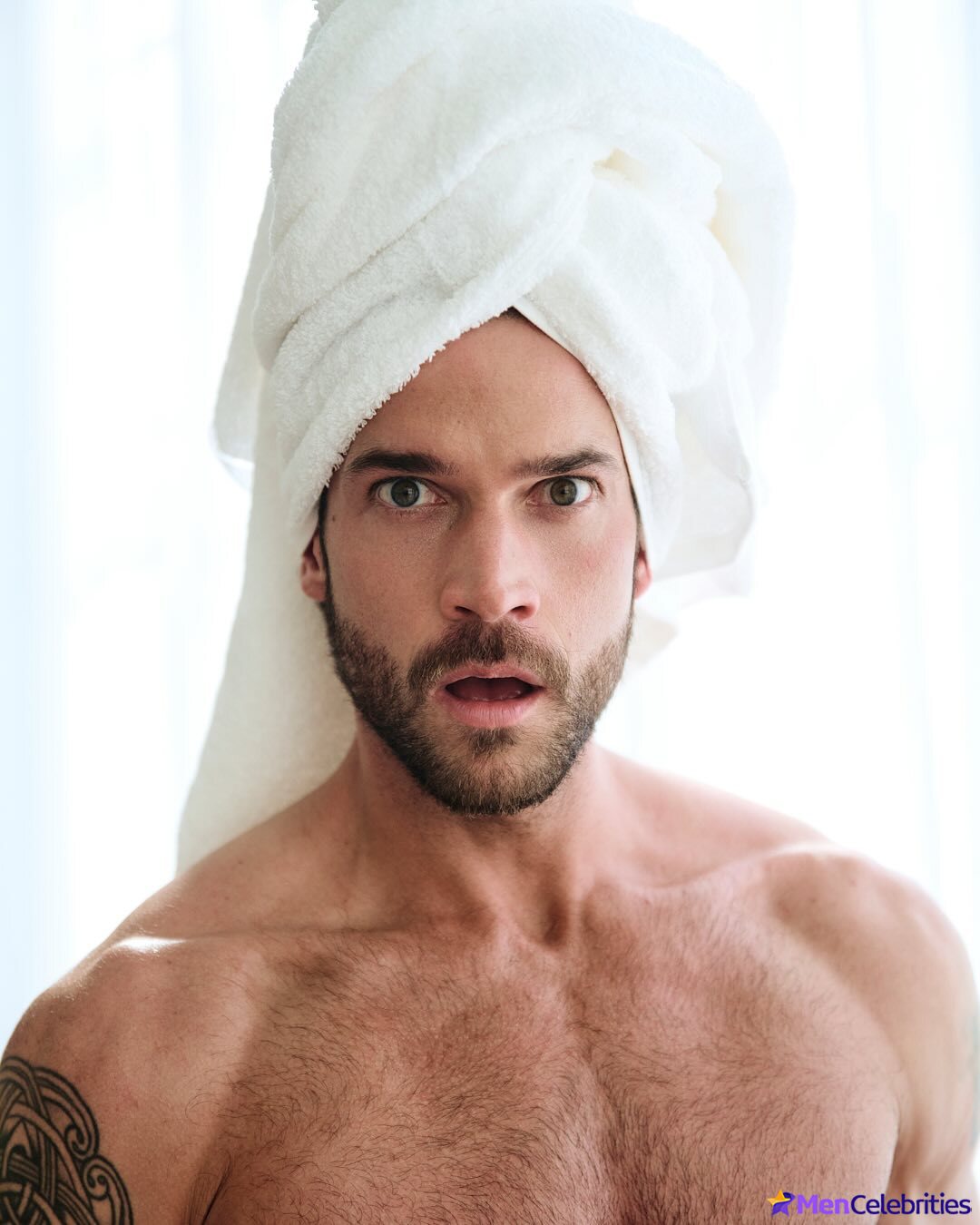 Jack Schumacher shirtless and sexy pics