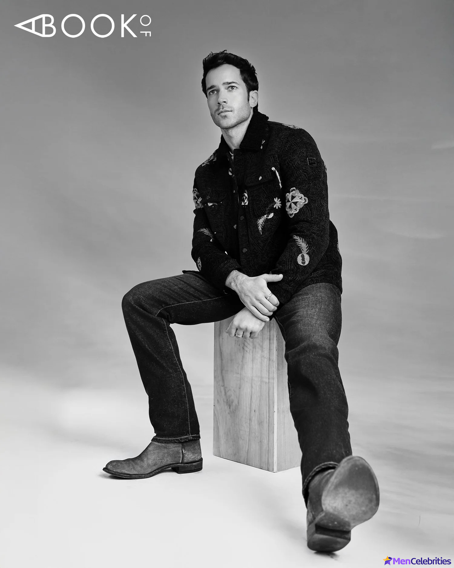 Jack Schumacher shirtless and sexy pics