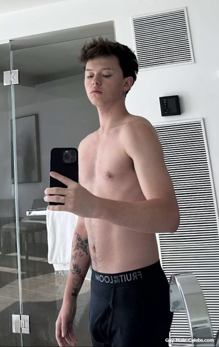 Jacob Sartorius dick bulge