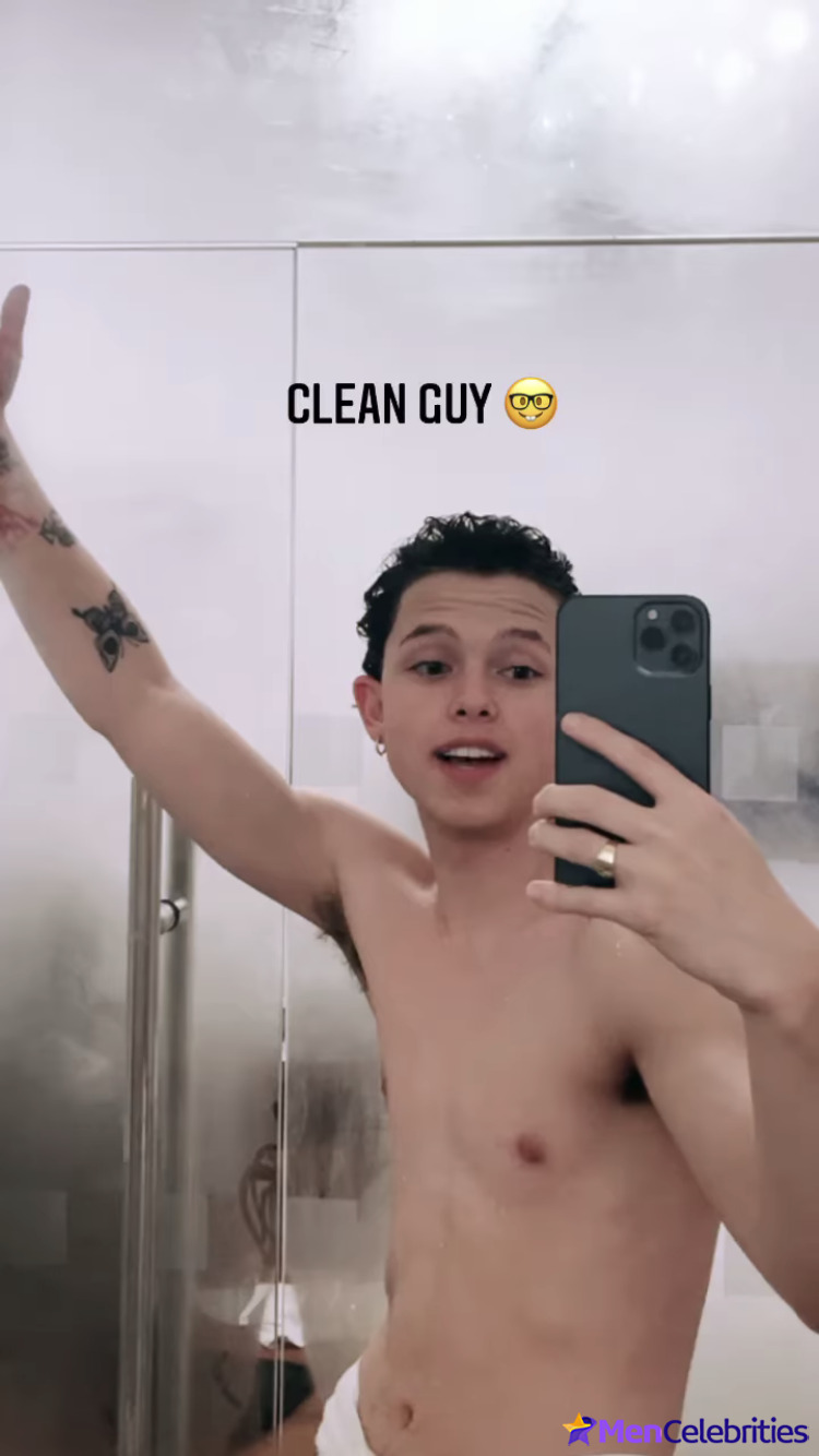 Jacob Sartorius nude and bulge penis photos
