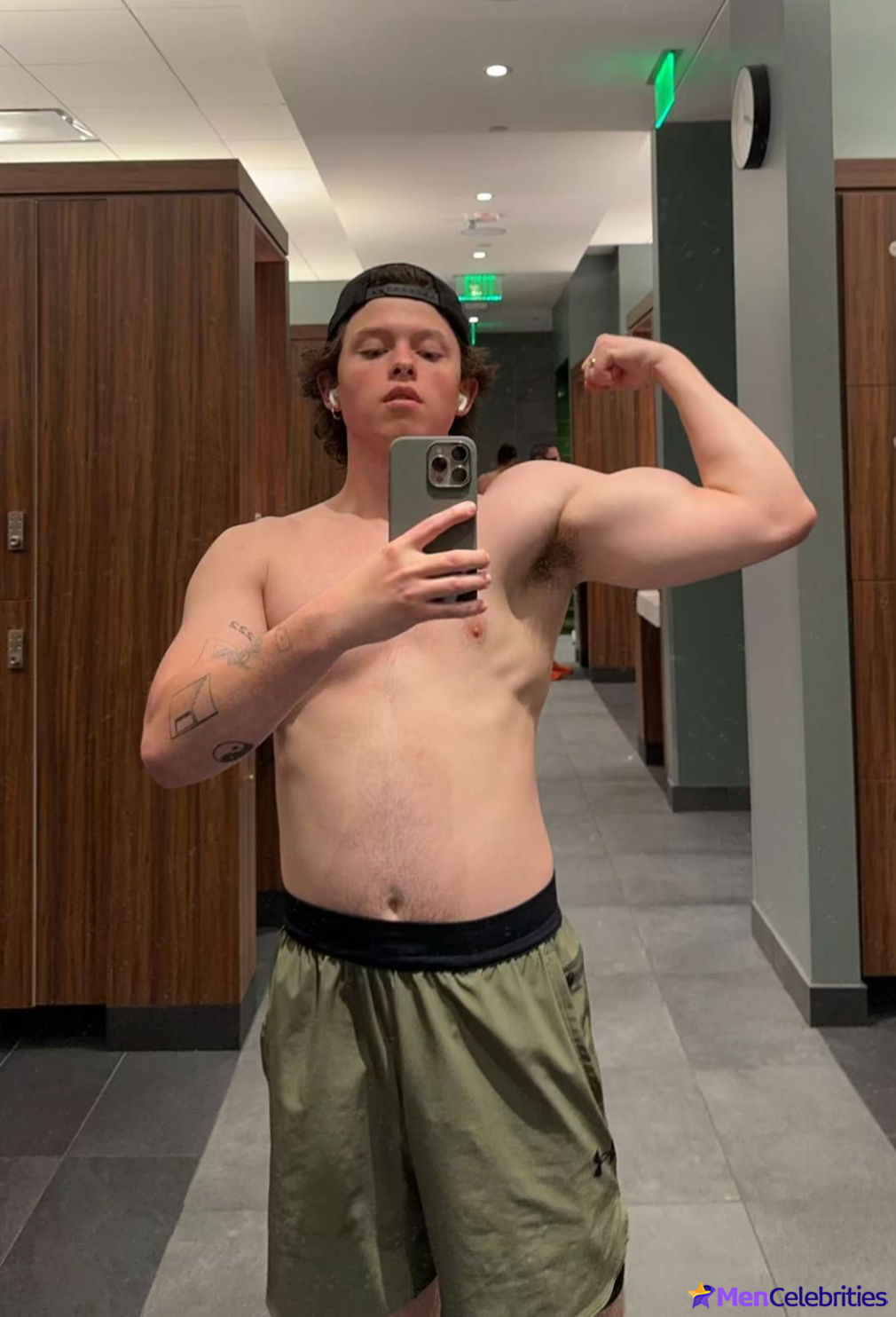 Jacob Sartorius nude and bulge penis photos