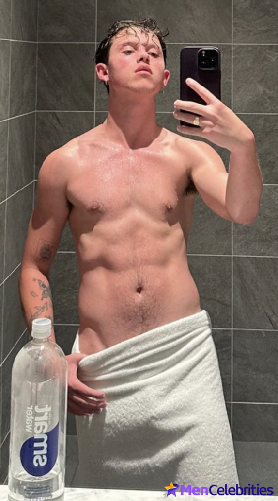 Jacob Sartorius nude and bulge penis photos