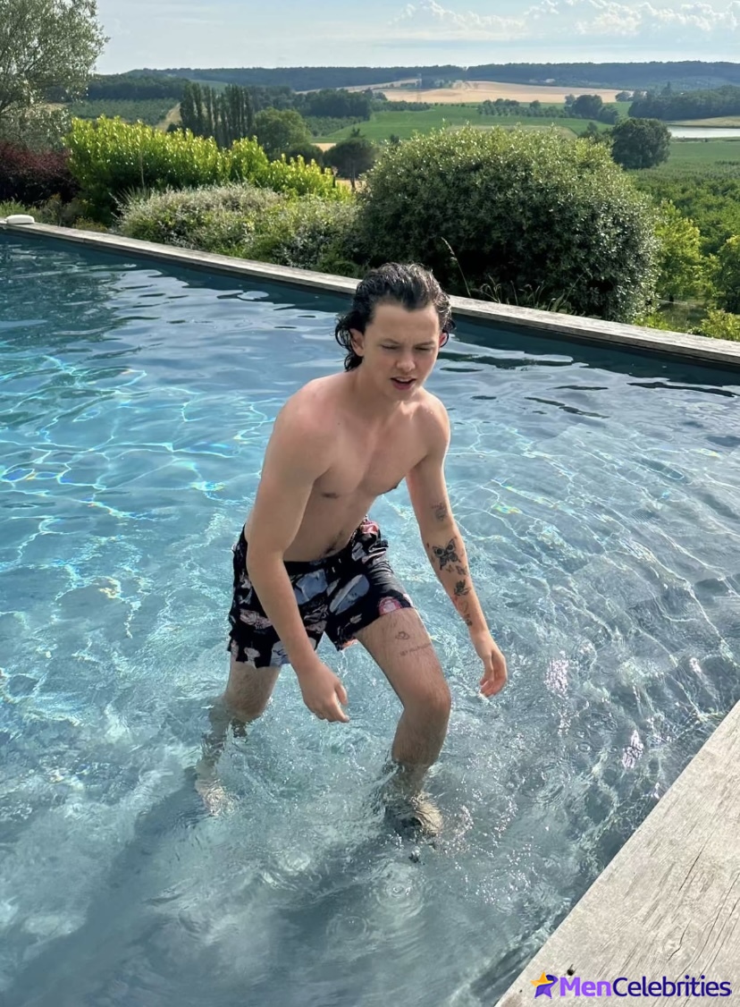Jacob Sartorius nude and bulge penis photos