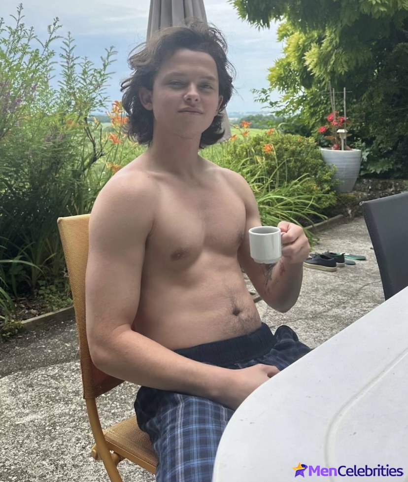 Jacob Sartorius nude and bulge penis photos