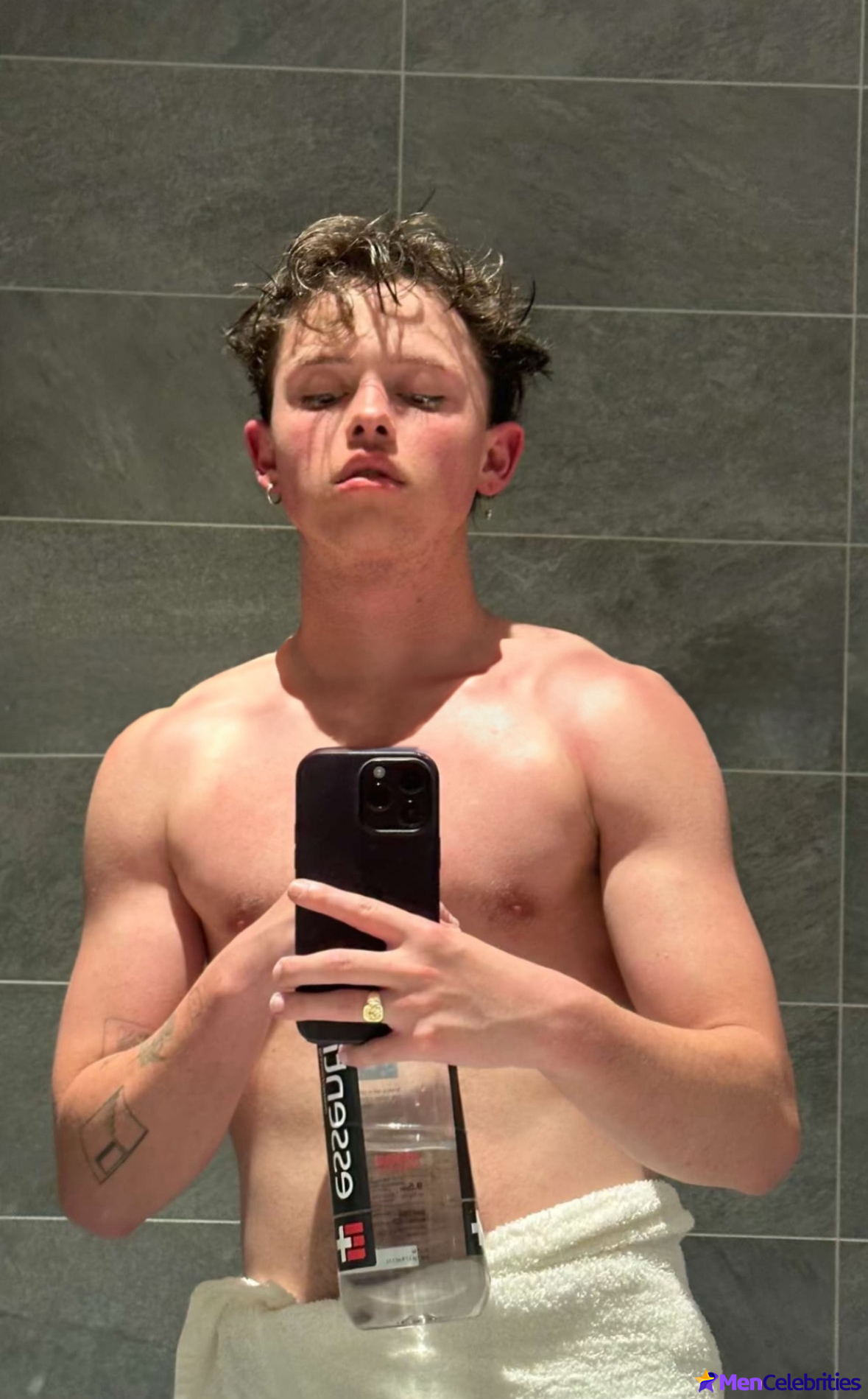 Jacob Sartorius nude and bulge penis photos