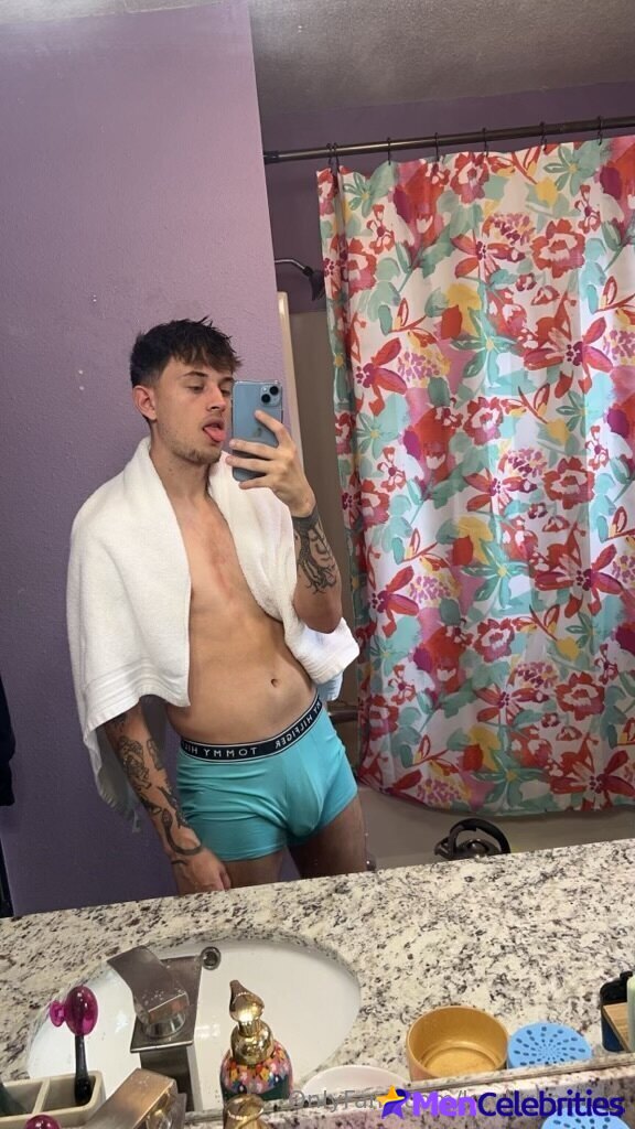 Jacob Sartorius nude and bulge penis photos