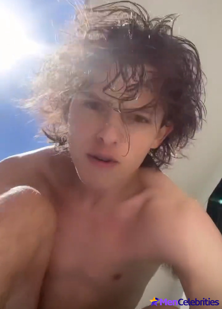 Jacob Sartorius nude and bulge penis photos