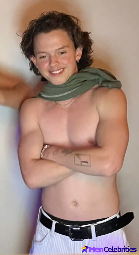 Jacob Sartorius nude and bulge penis photos