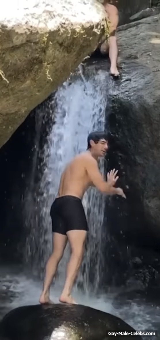 Joe Jonas Shirtless And Cock Bulge Video