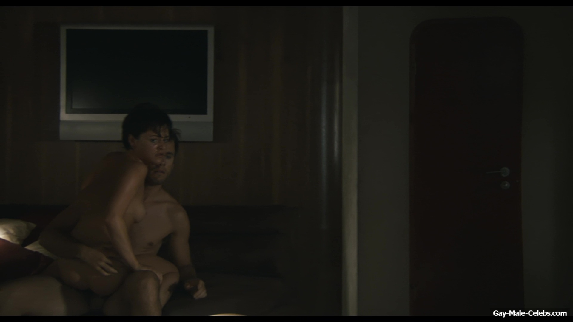 Julian Morris frontal nude in Donkey Punch