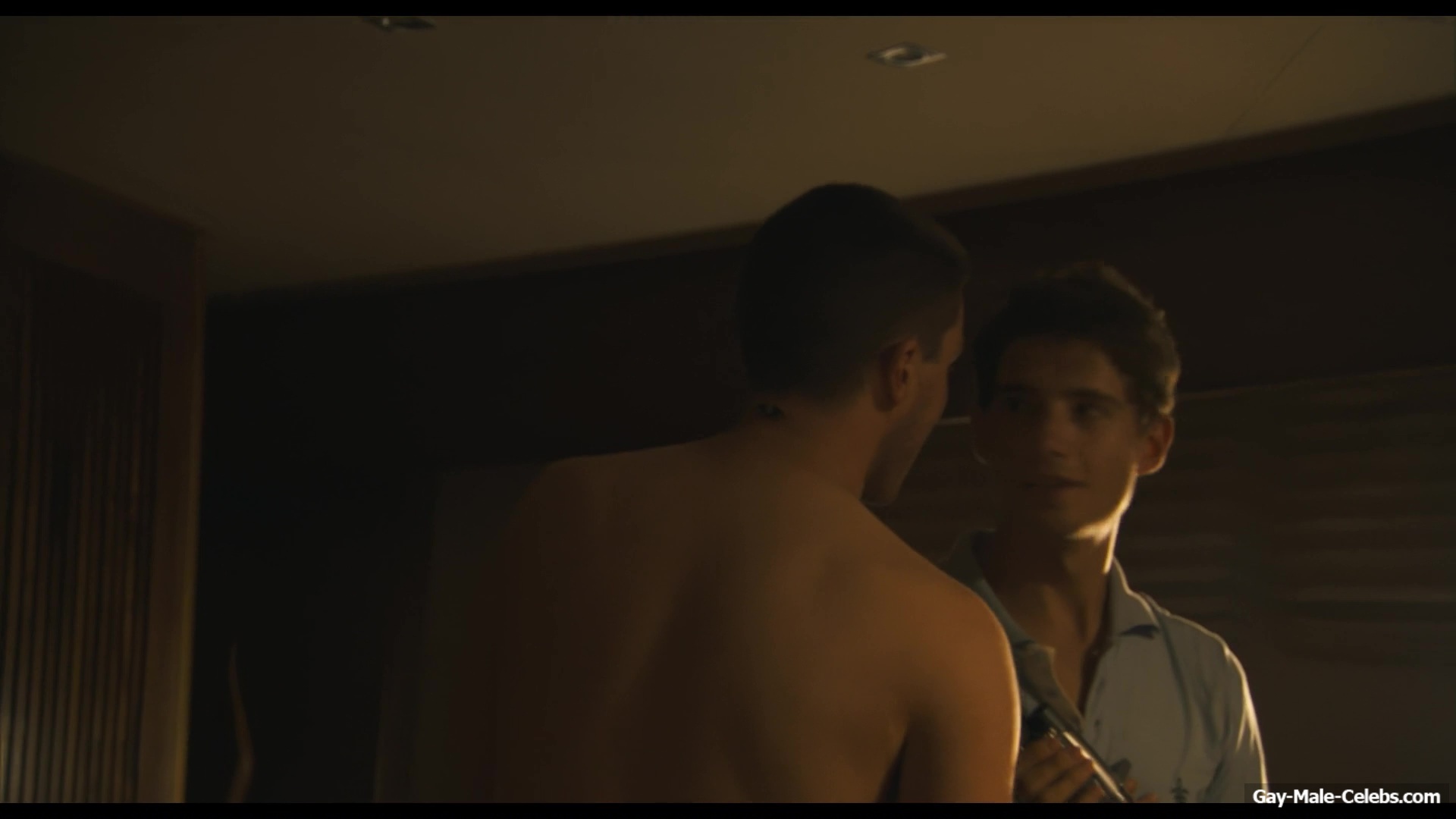 Julian Morris frontal nude in Donkey Punch