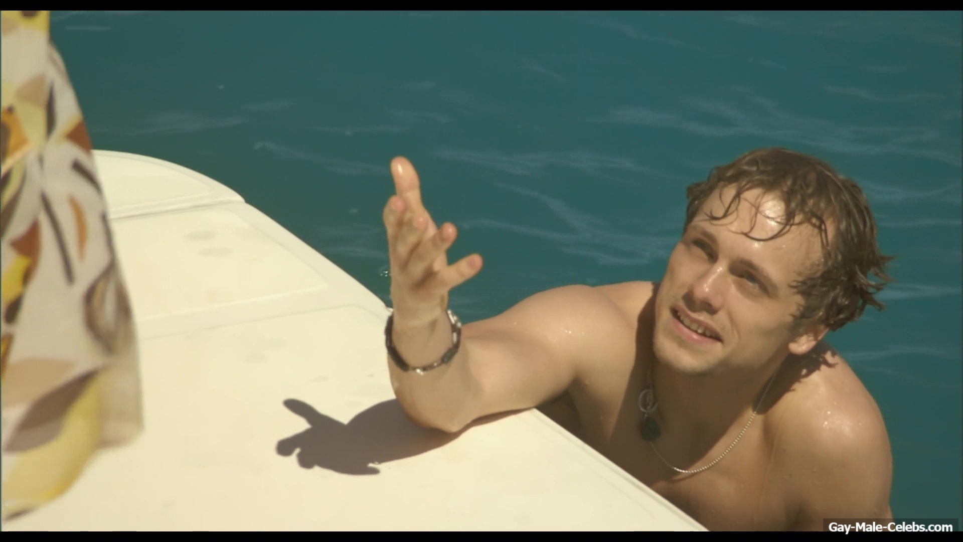 Julian Morris frontal nude in Donkey Punch