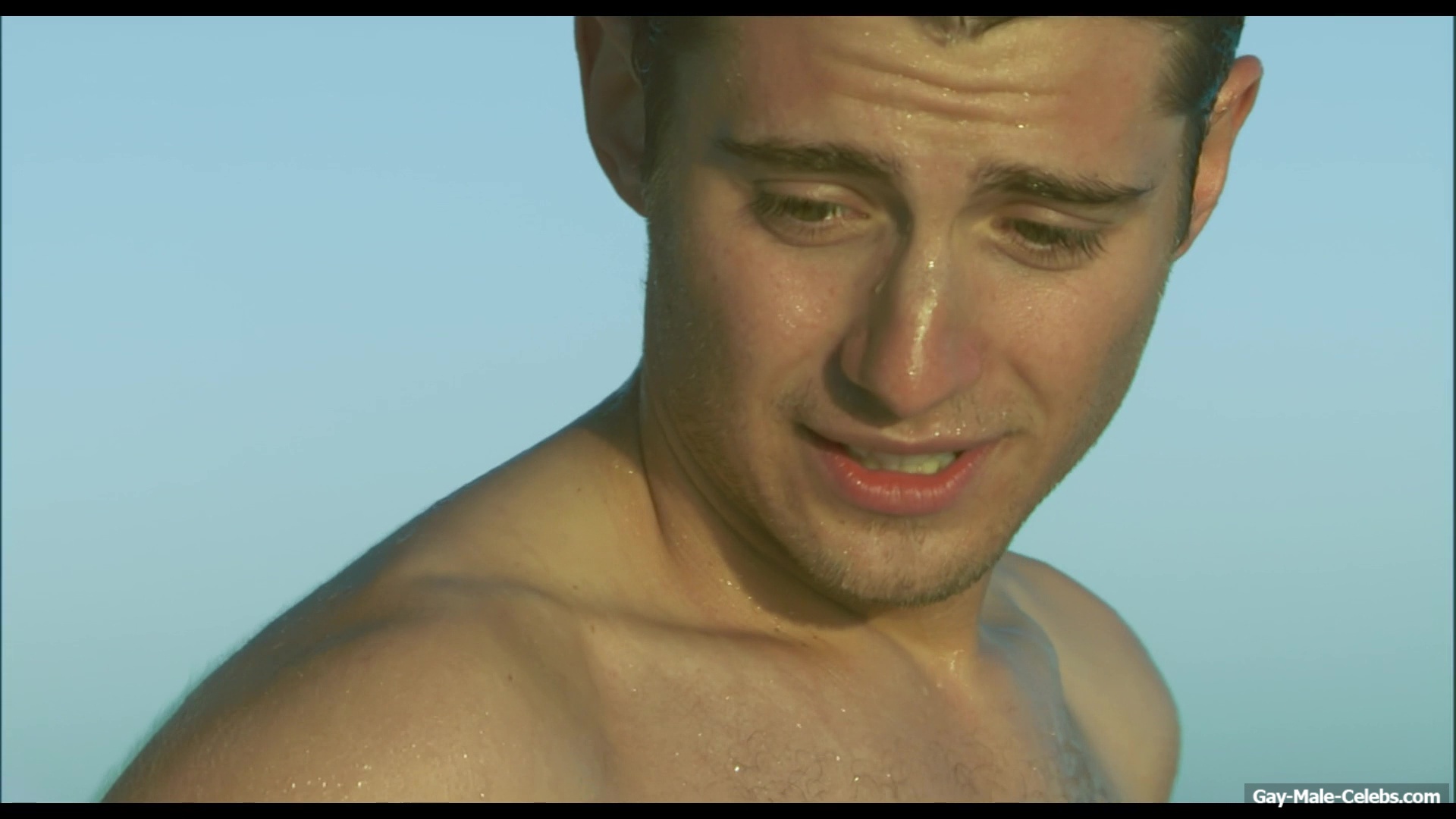 Julian Morris frontal nude in Donkey Punch