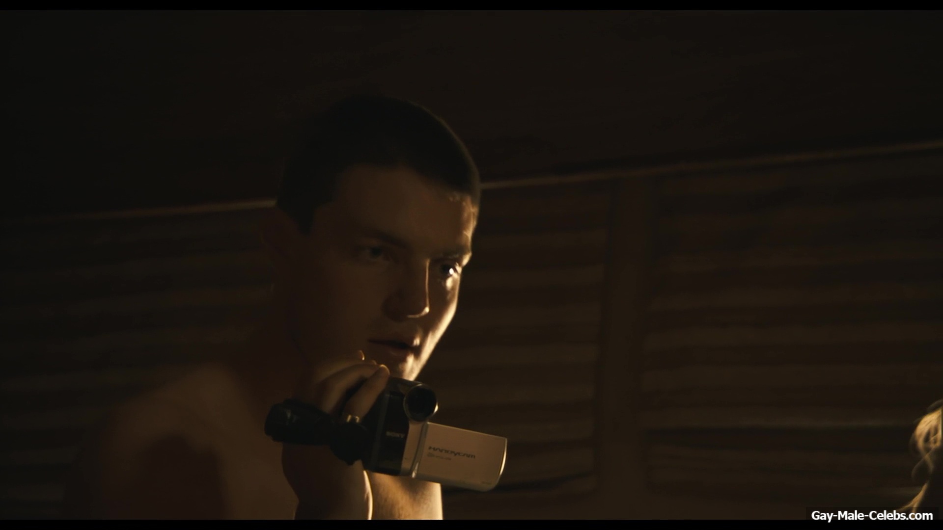 Julian Morris frontal nude in Donkey Punch