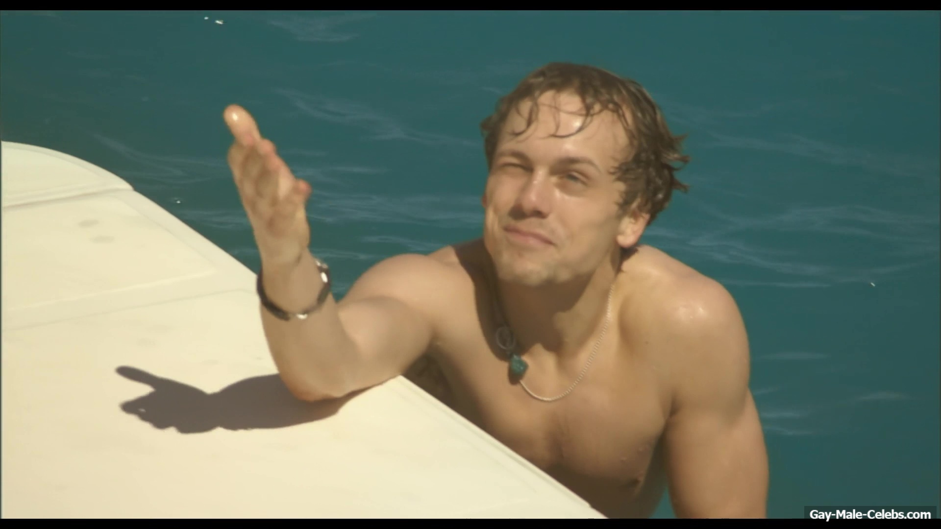 Julian Morris frontal nude in Donkey Punch