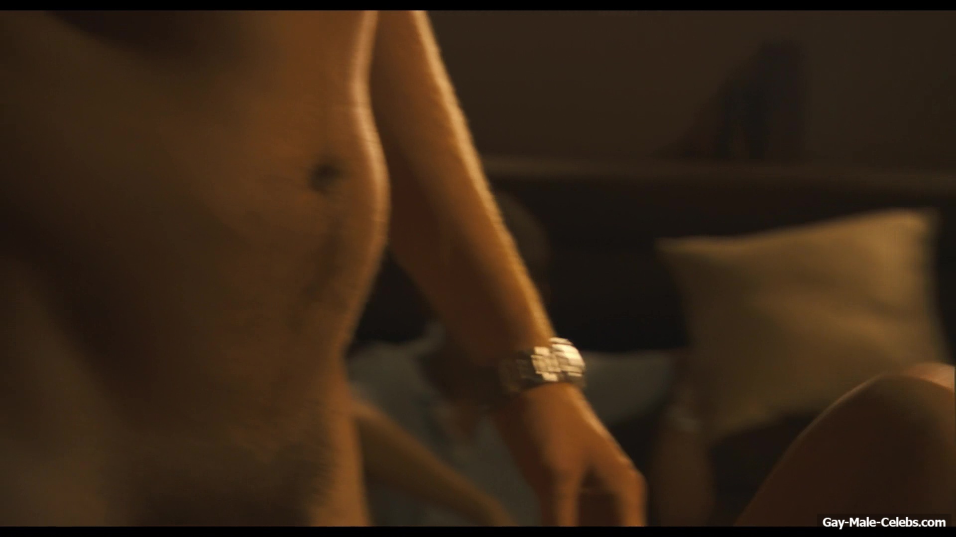 Julian Morris frontal nude in Donkey Punch
