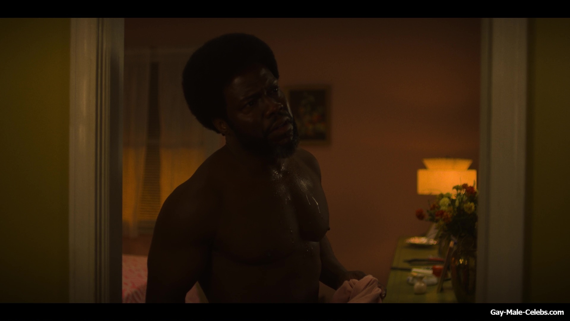 Kevin Hart Nude in Fight Night The Million Dollar Heist
